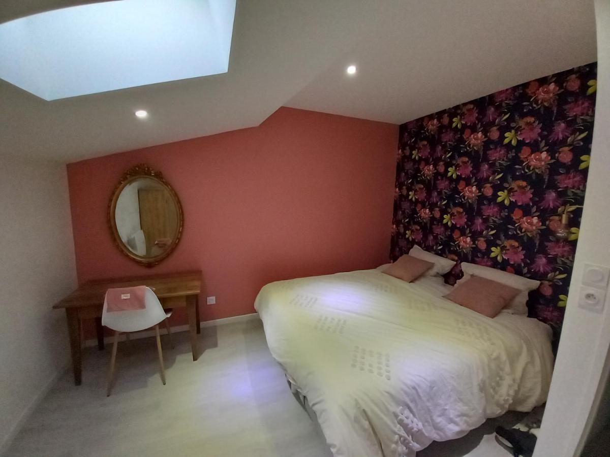 Tres Bel Appartement 孔德里约 外观 照片